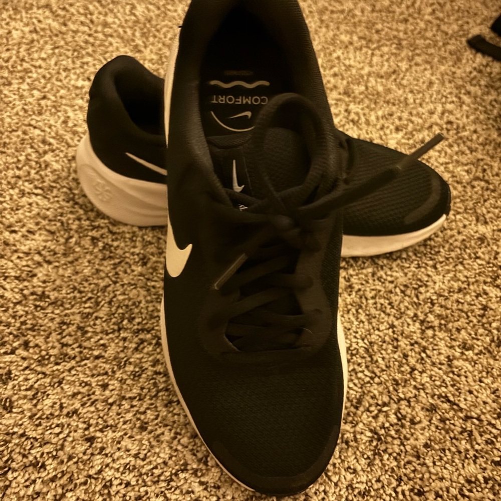 Nike Black and White Sneakers Versatile Athletic Style
